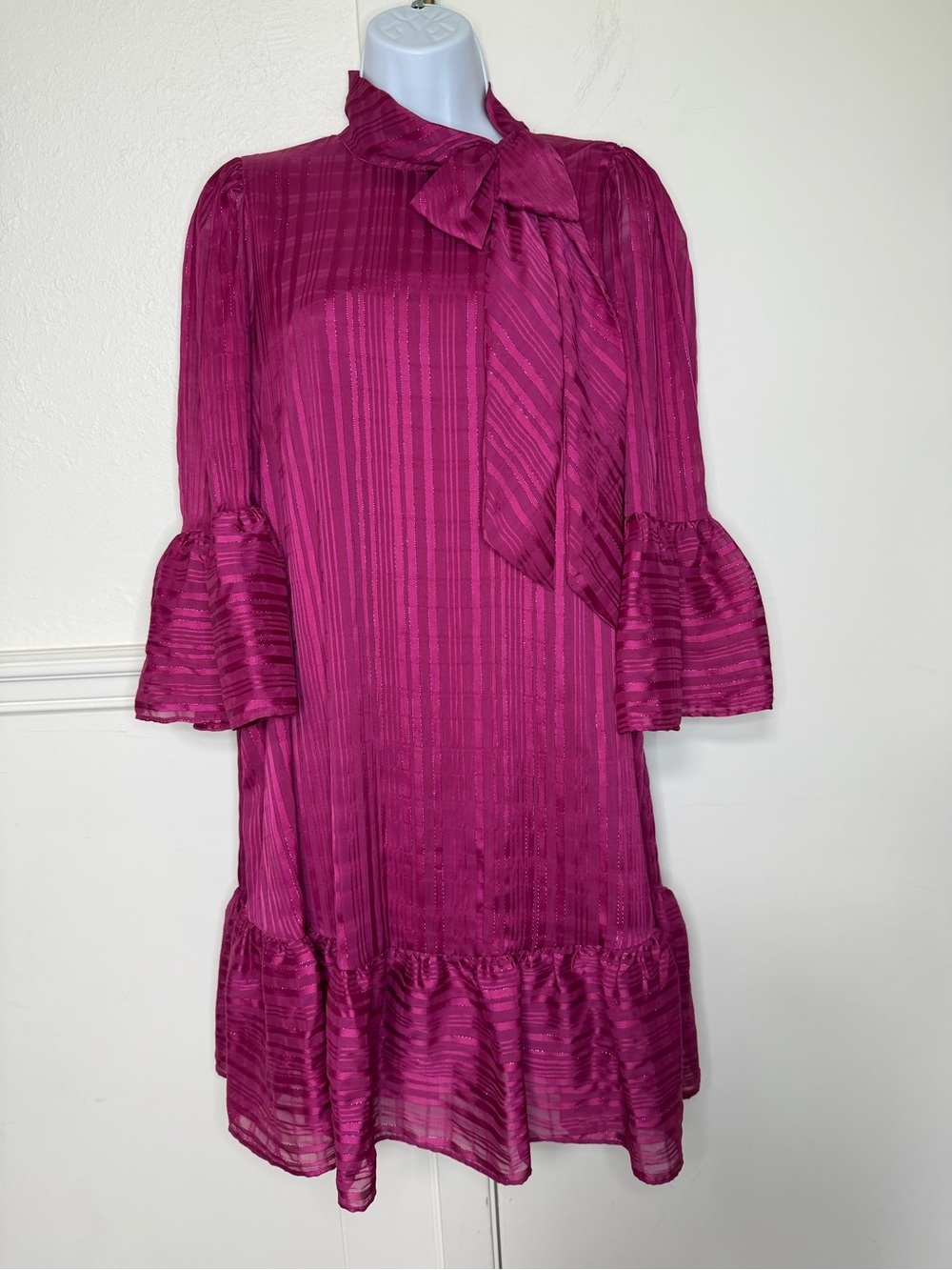 Calvin Klein Fuchsia Tie-Neck Ruffle Dress size 6 - Picture 3 of 8